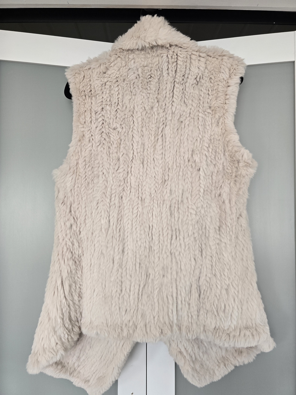 June Rabbit Fur Vest - Picture 4 of 11